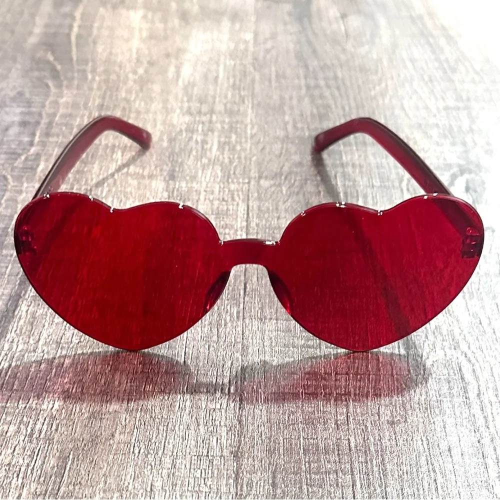 💞 New Red Heart Shaped Novelty Sunglasses